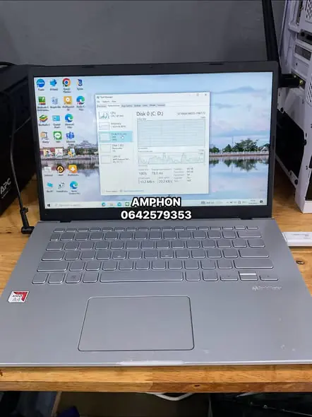 โน้ตบุ๊กเปิด Task Manager เพื่อตรวจการทำงานของดิสก์หลังอัปเกรด